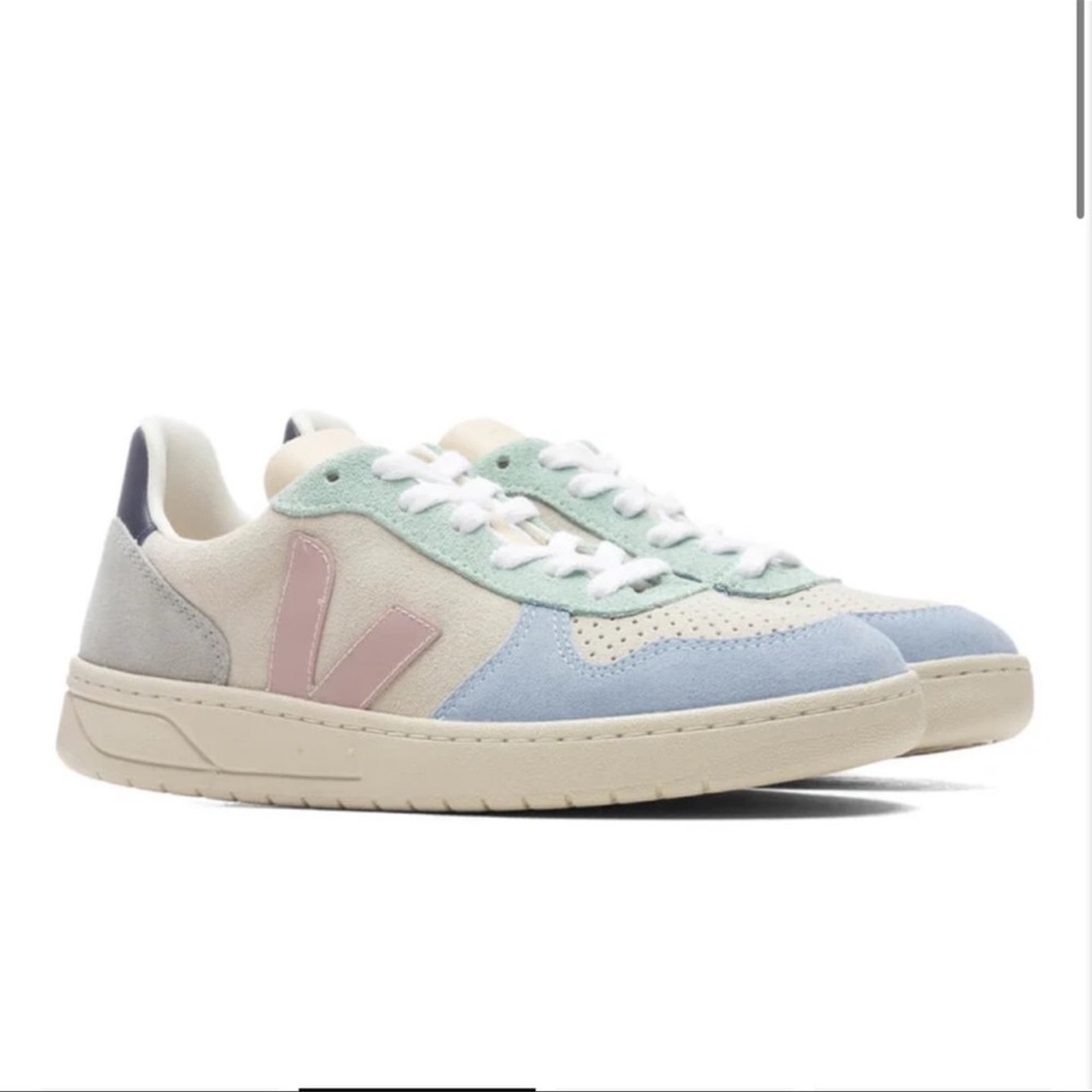 Women’s VEJAS size 8